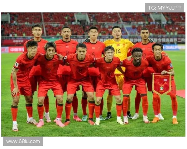 国足迎战卡特尔力争胜利展现团队精神与拼搏决心