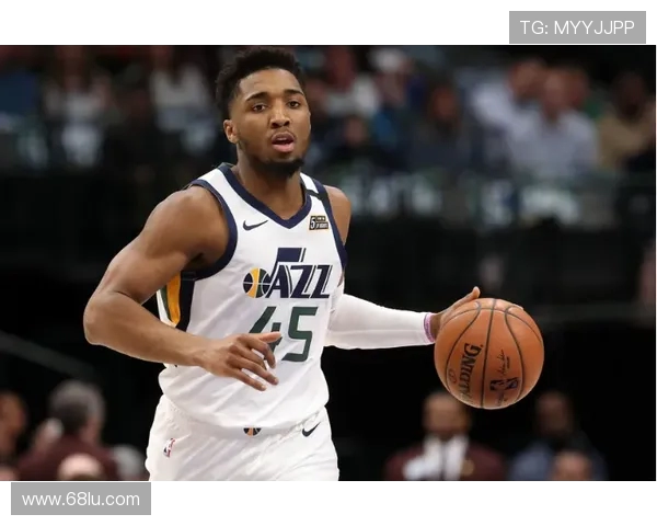 多诺万米切尔引领球队崛起展现超凡实力与领袖风范