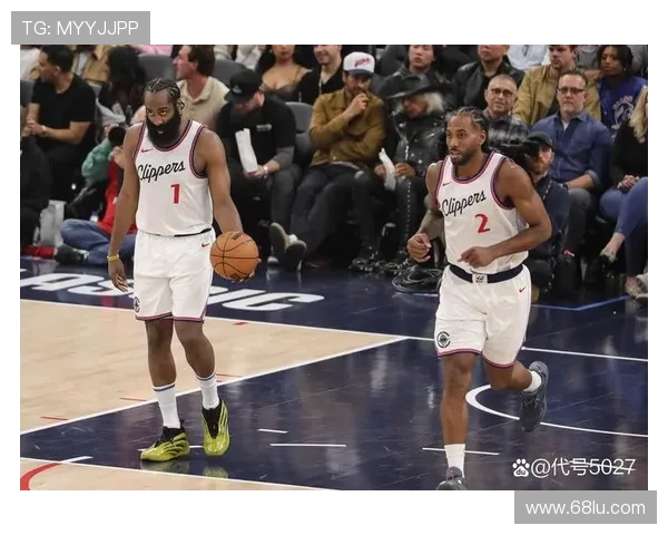 快船与篮网激战正酣比分悬念不断引发球迷热议 快船与篮网激战正酣比分悬念不断引发球迷热议