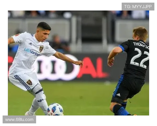 盐湖城与费城联合的精彩对决展现篮球魅力与团队精神 盐湖城与费城联合的精彩对决展现篮球魅力与团队精神